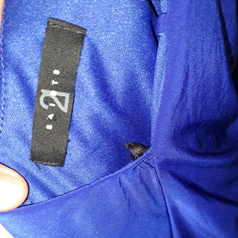 Vestido descotado y corto, color: Azul, Talla: Xs marca Saints 21